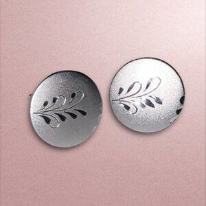 Vintage Silver Tone Round Etched Leaf Cuff Links With Engraved Design